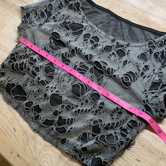 Gray Webbed Crop Top And Arm Warmer Set - Picture 11 of 14